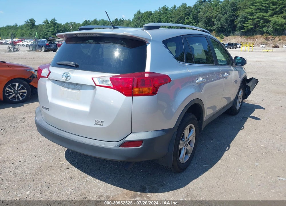 2015 TOYOTA RAV4 XLE VIN: 2T3RFREV9FW233684