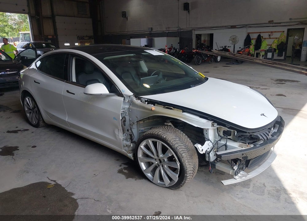 2019 TESLA MODEL 3 LONG RANGE/PERFORMANCE VIN: 5YJ3E1EB9KF390177