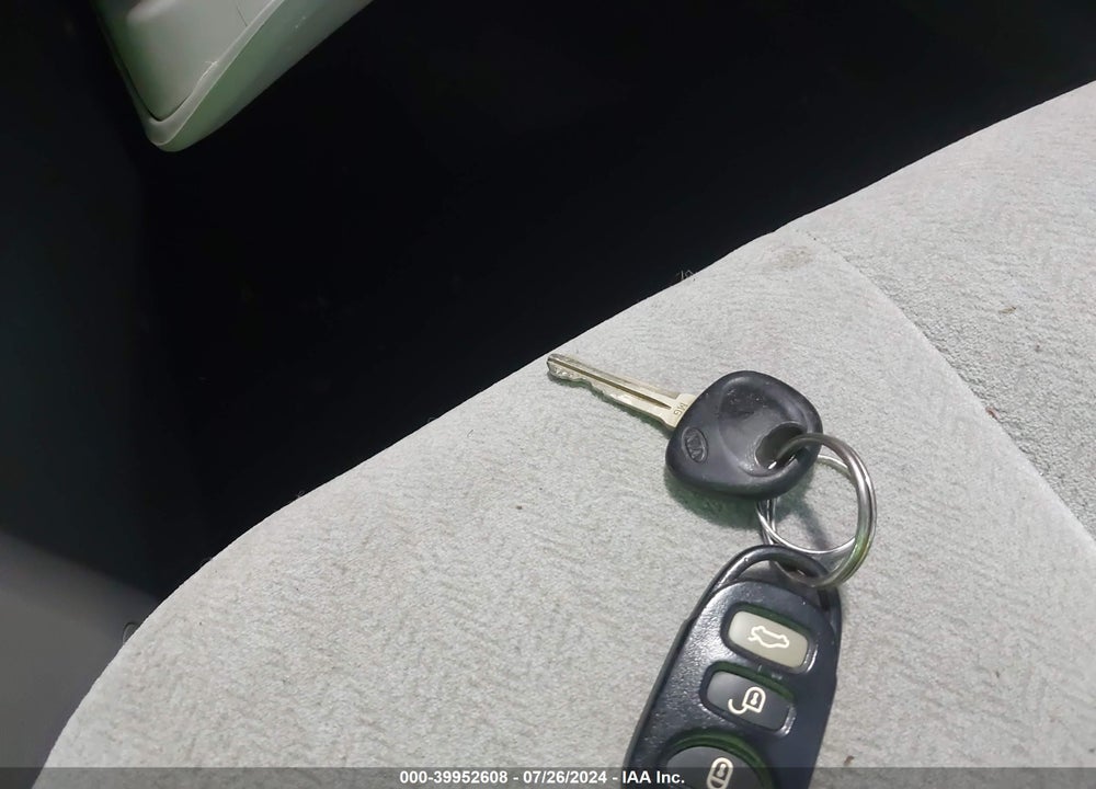 2008 KIA OPTIMA LX VIN: KNAGE123X85222442