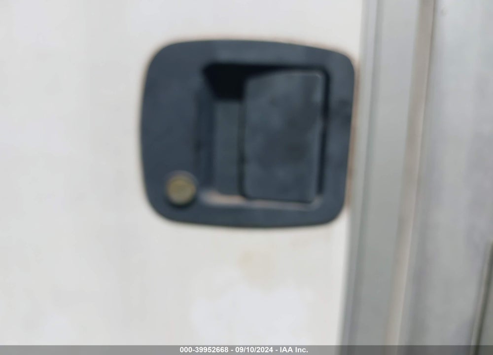 2006 PLATINUM HORSE TRAILER VIN: 5HMXG242361002787