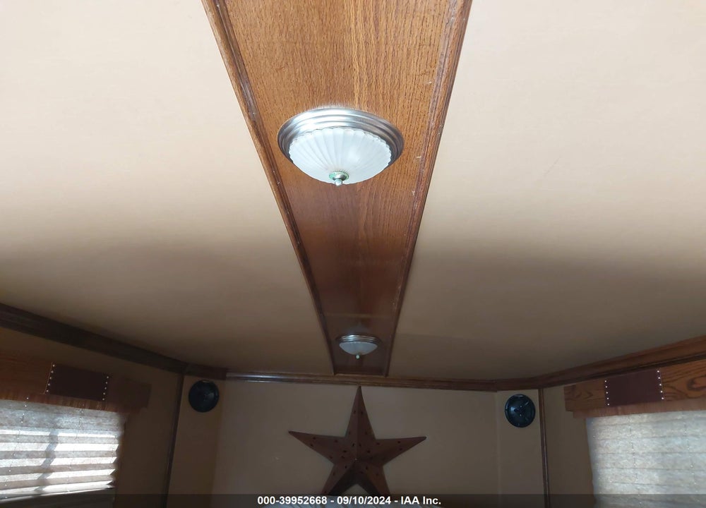 2006 PLATINUM HORSE TRAILER VIN: 5HMXG242361002787