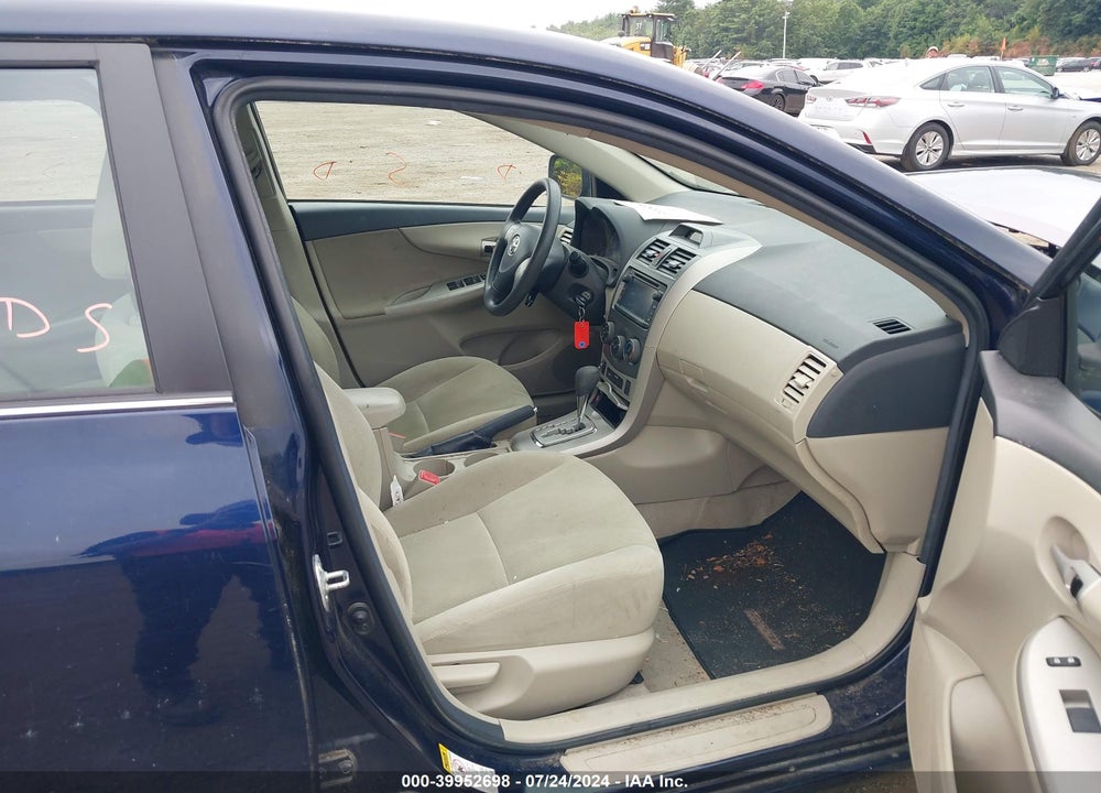 2013 TOYOTA COROLLA LE VIN: 2T1BU4EE8DC925095
