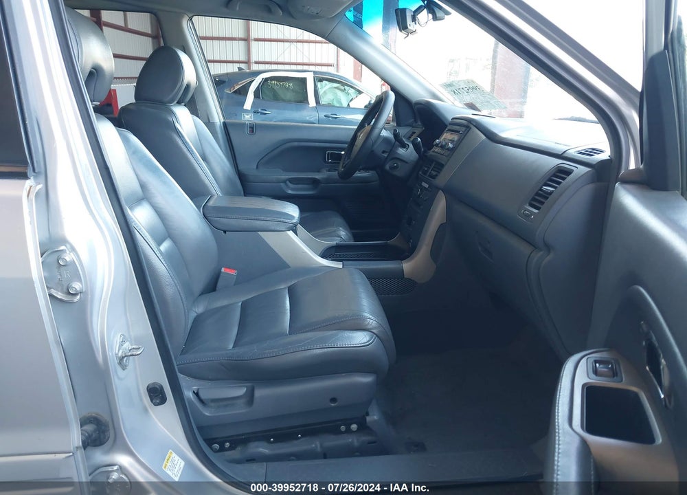 2006 HONDA PILOT EX-L VIN: 5FNYF18666B005780