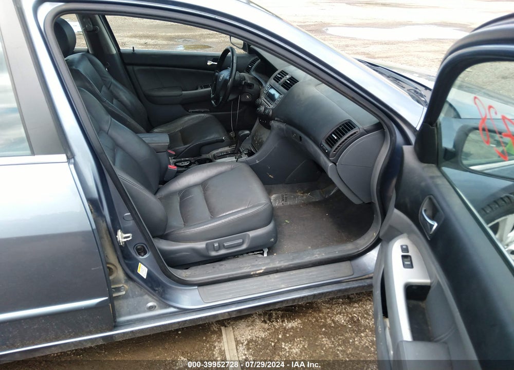 2007 HONDA ACCORD 3.0 EX VIN: 1HGCM66547A077600