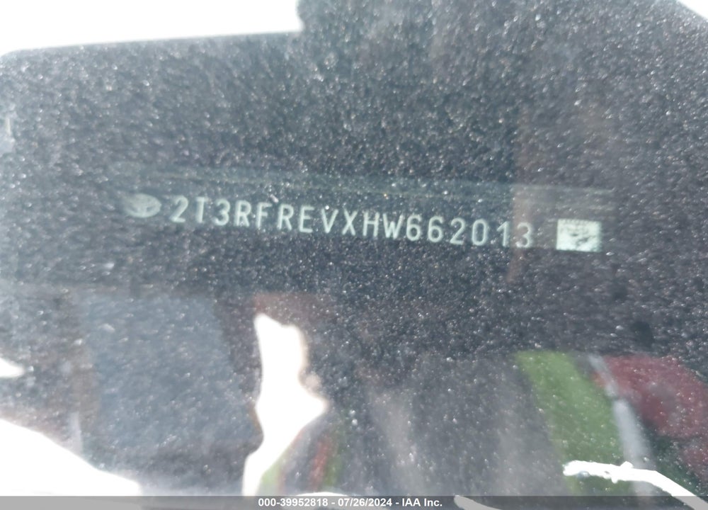 2017 TOYOTA RAV4 XLE VIN: 2T3RFREVXHW662013