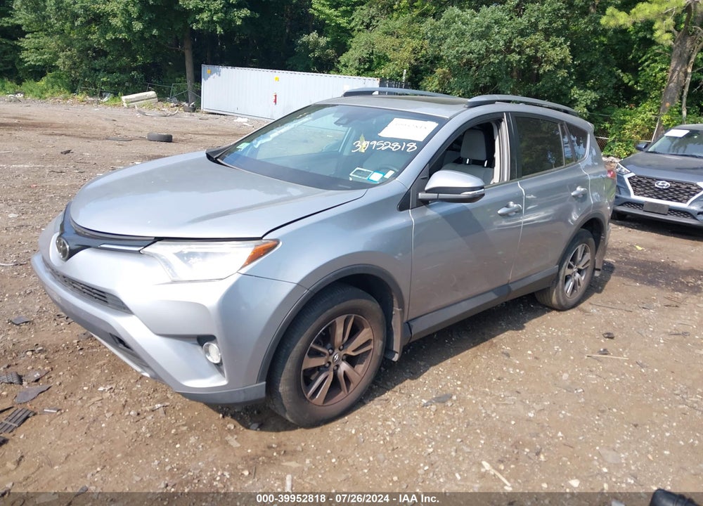 2017 TOYOTA RAV4 XLE VIN: 2T3RFREVXHW662013