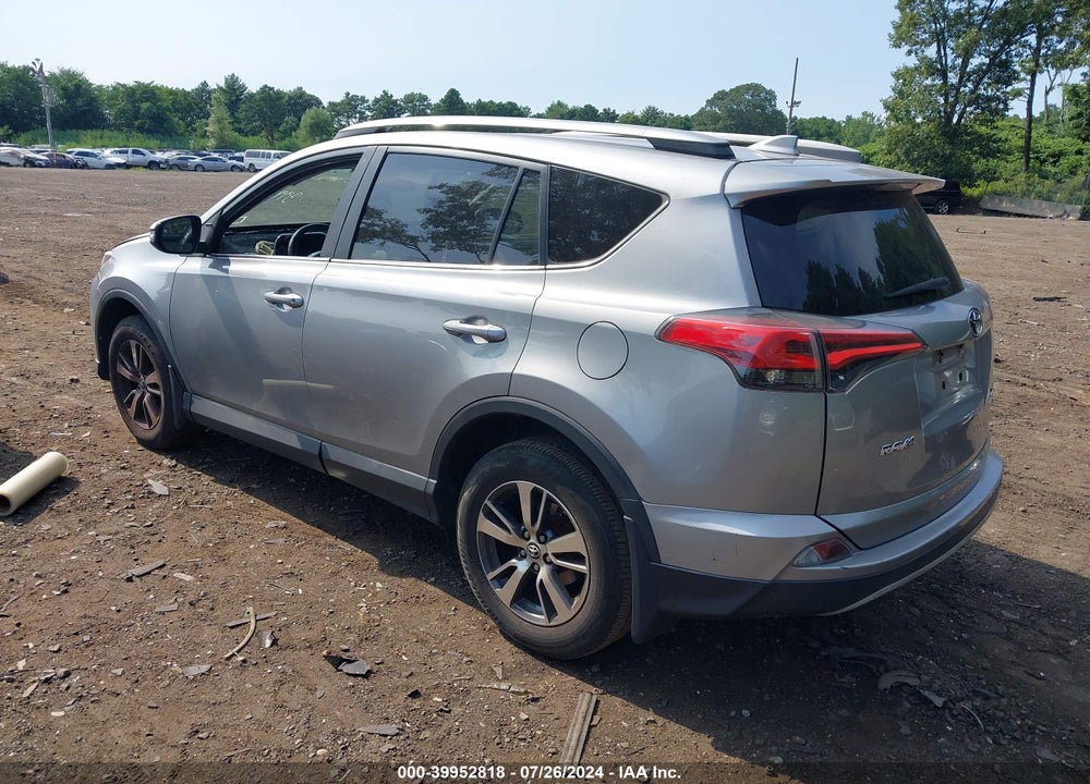 2017 TOYOTA RAV4 XLE VIN: 2T3RFREVXHW662013