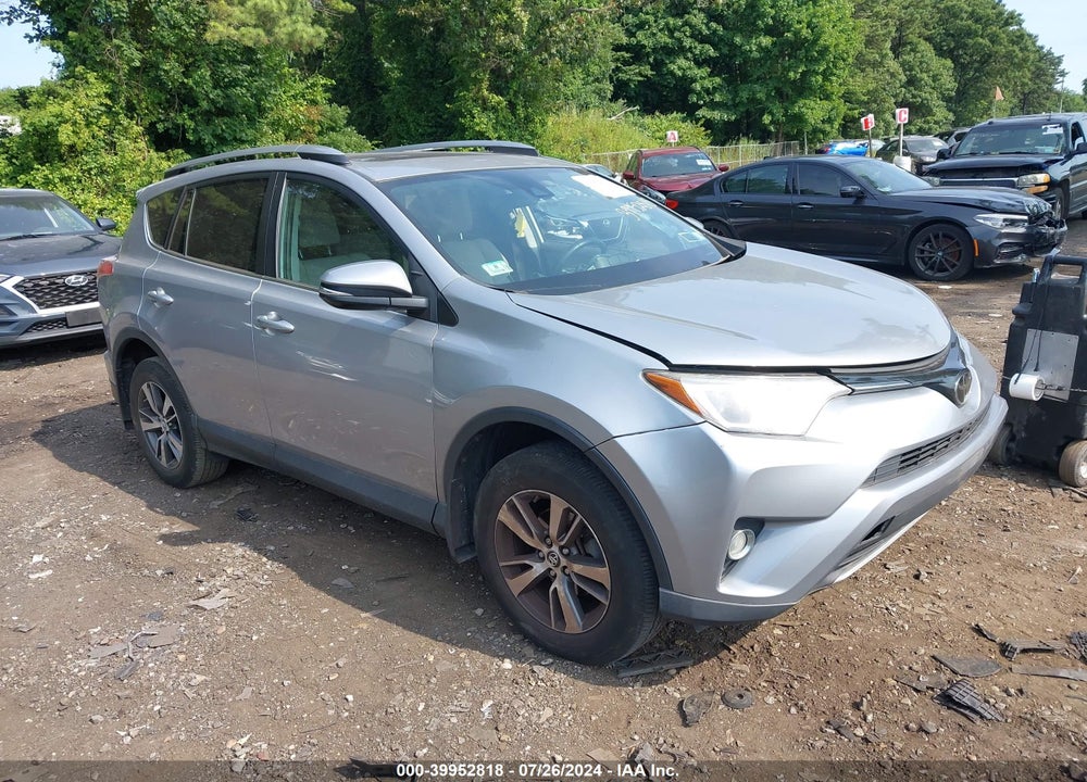 2017 TOYOTA RAV4 XLE VIN: 2T3RFREVXHW662013