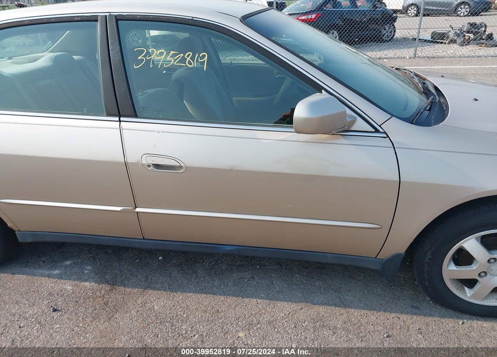 2000 HONDA ACCORD 2.3 SE VIN: 1HGCG5676YA119463