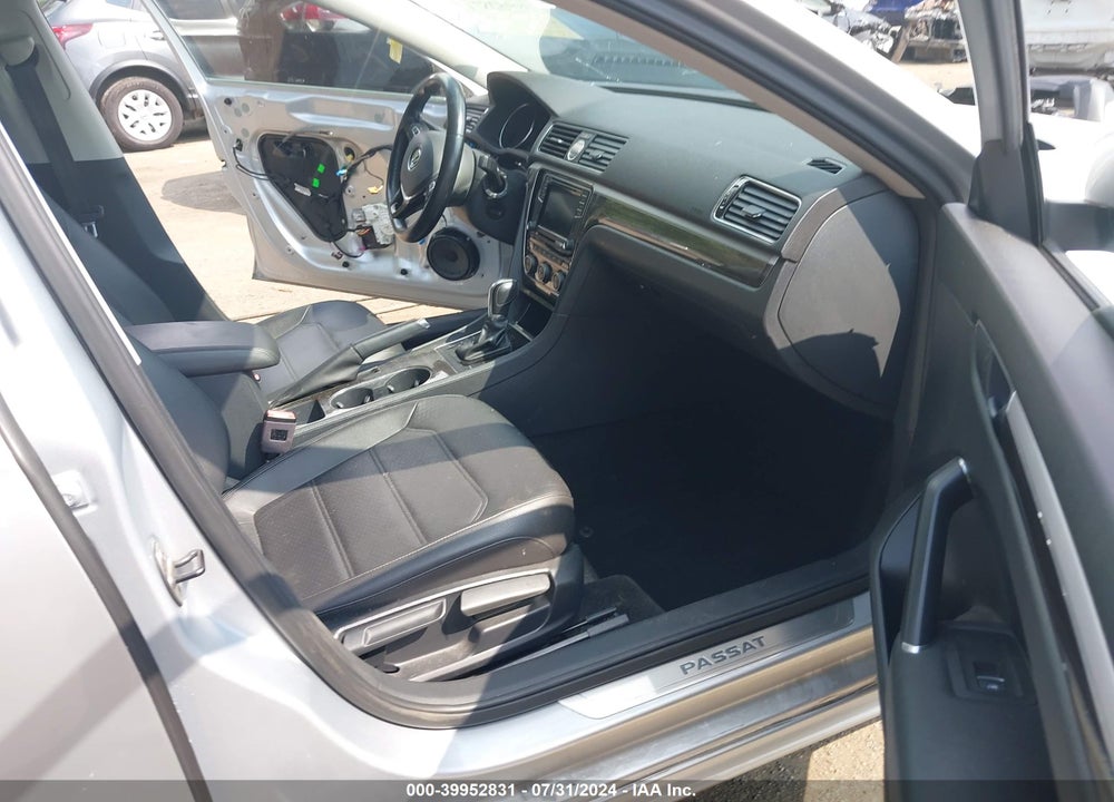 2017 VOLKSWAGEN PASSAT 1.8T SE VIN: 1VWGT7A37HC046763