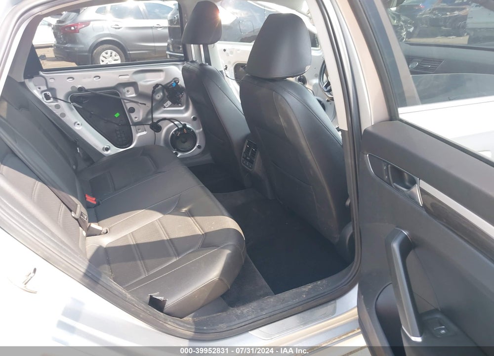 2017 VOLKSWAGEN PASSAT 1.8T SE VIN: 1VWGT7A37HC046763