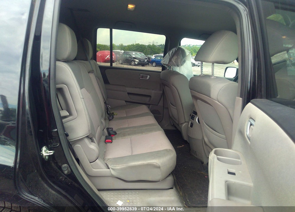 2014 HONDA PILOT EX VIN: 5FNYF4H46EB057683