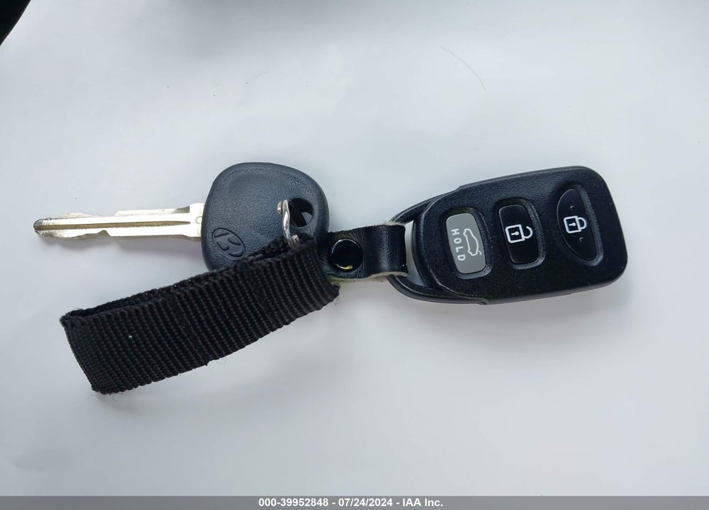 2015 HYUNDAI ELANTRA SE VIN: 5NPDH4AE3FH592954