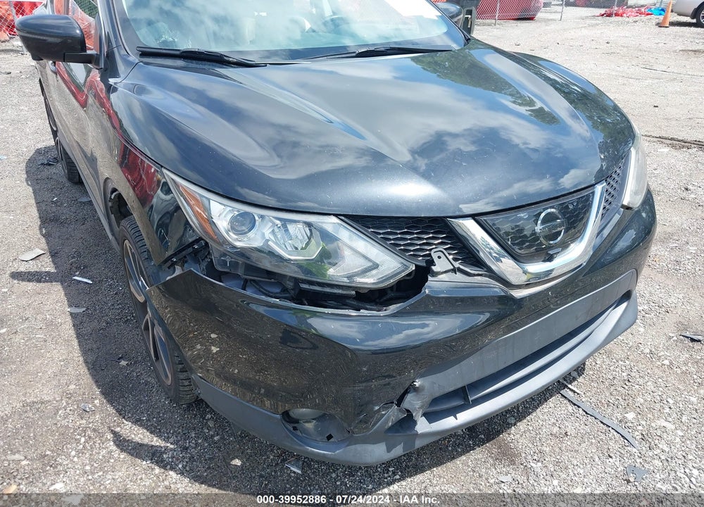 2017 NISSAN ROGUE SPORT SL VIN: JN1BJ1CP7HW013568