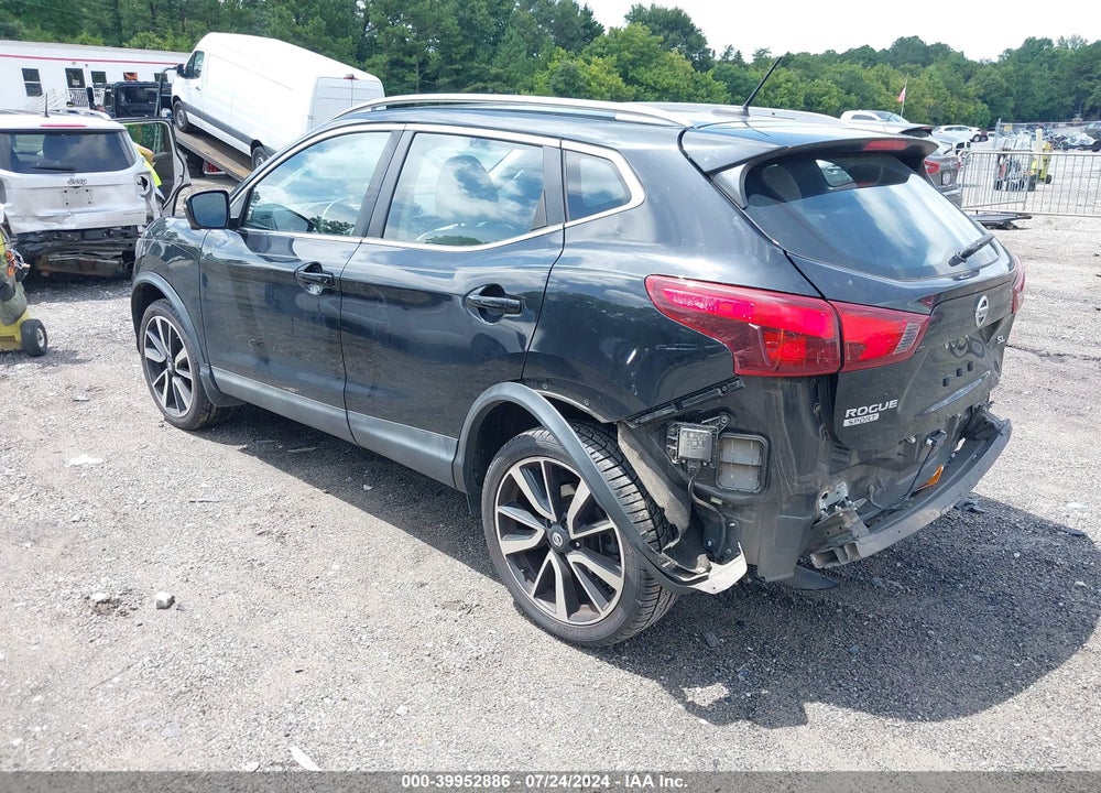 2017 NISSAN ROGUE SPORT SL VIN: JN1BJ1CP7HW013568