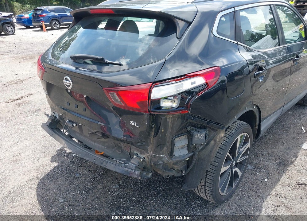 2017 NISSAN ROGUE SPORT SL VIN: JN1BJ1CP7HW013568