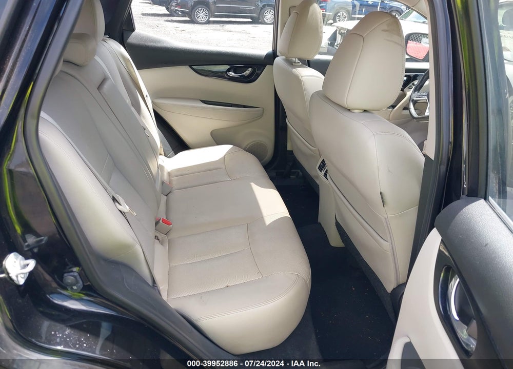 2017 NISSAN ROGUE SPORT SL VIN: JN1BJ1CP7HW013568