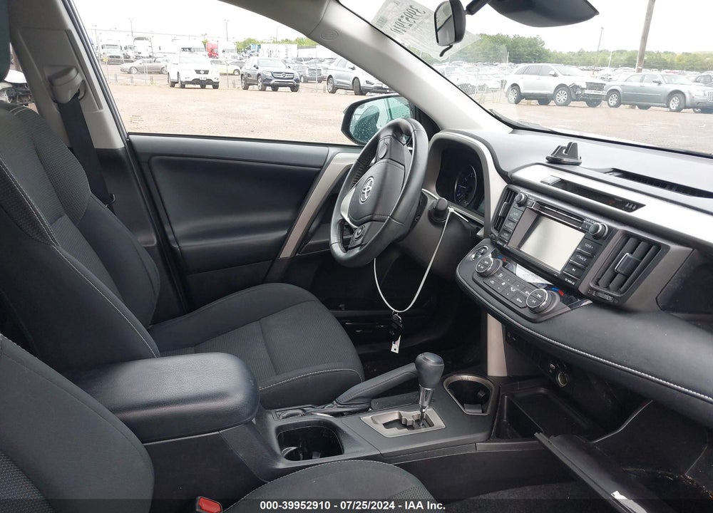 2018 TOYOTA RAV4 ADVENTURE/XLE VIN: 2T3WFREV0JW411414