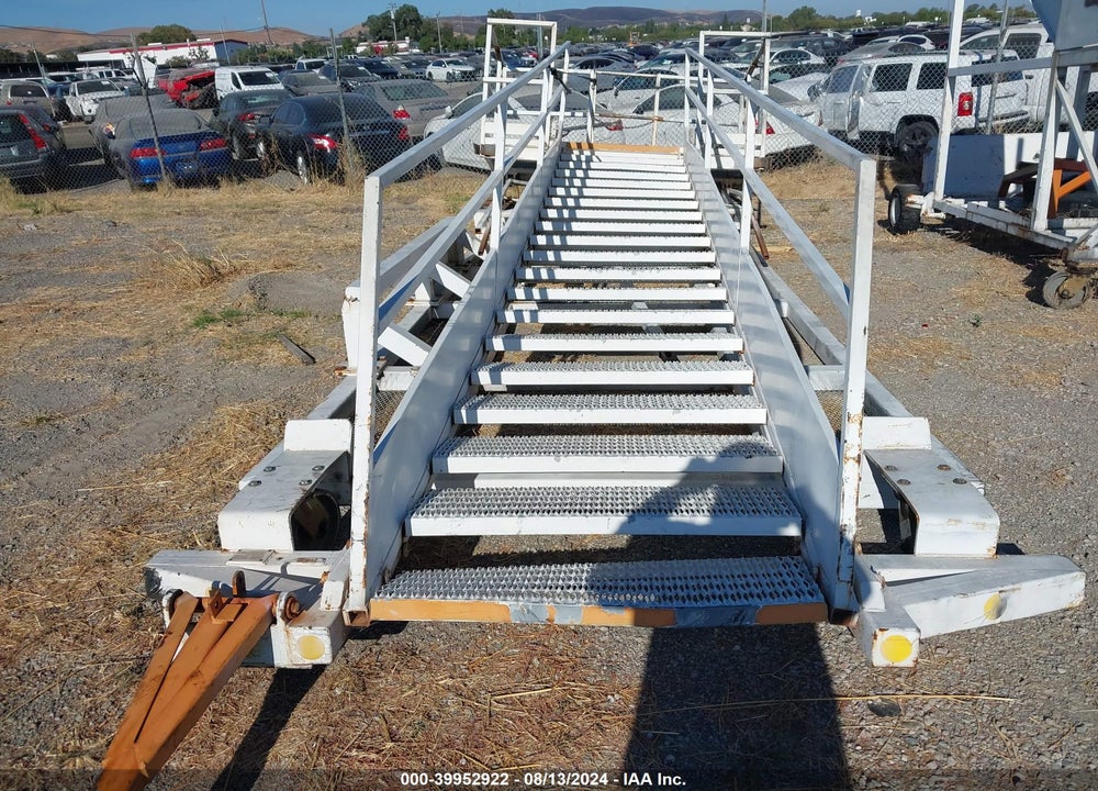 2009 EQUIPMENT GSE 2057AB VIN: 00000000000017354