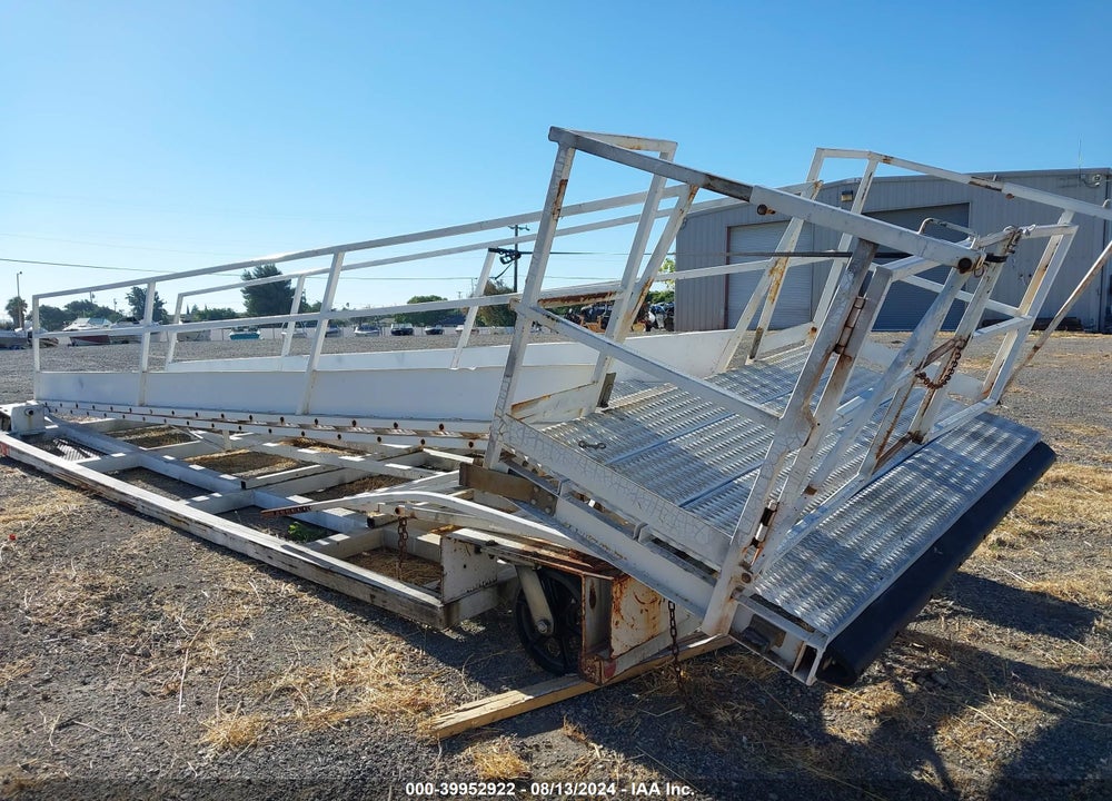 2009 EQUIPMENT GSE 2057AB VIN: 00000000000017354