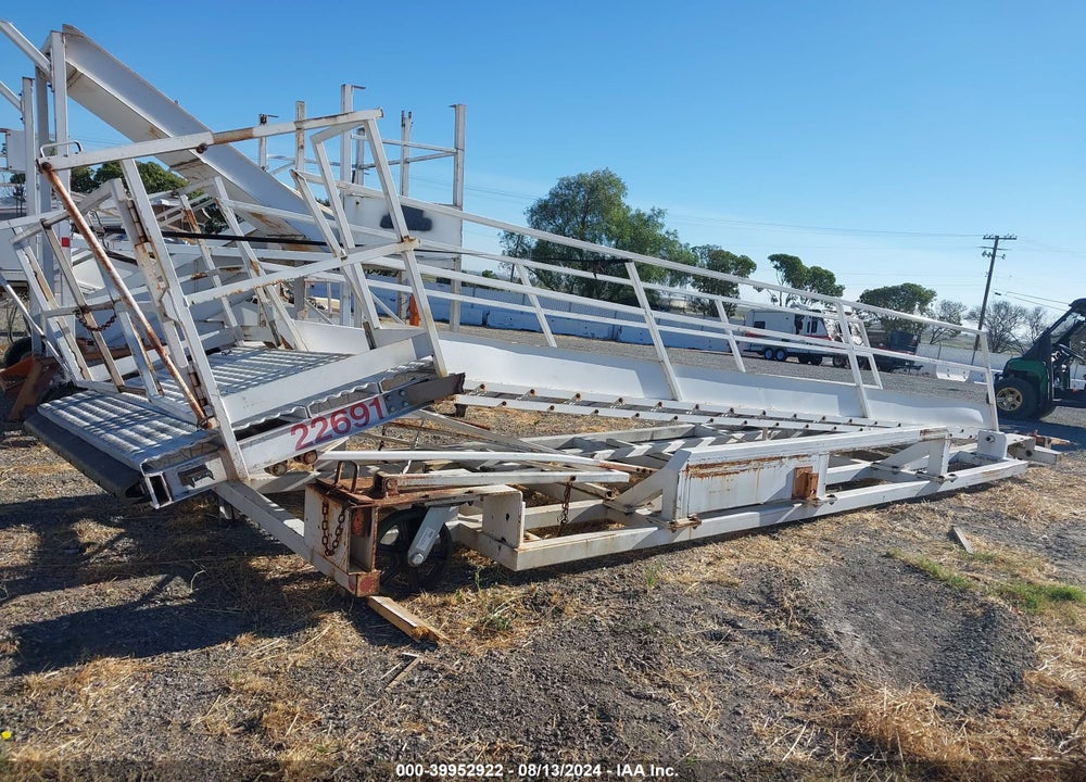 2009 EQUIPMENT GSE 2057AB VIN: 00000000000017354