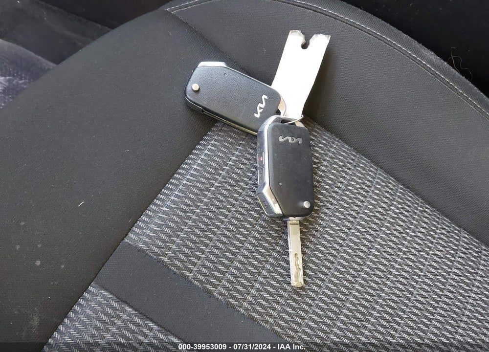 2022 KIA SORENTO LX VIN: 5XYRGDLC4NG157855