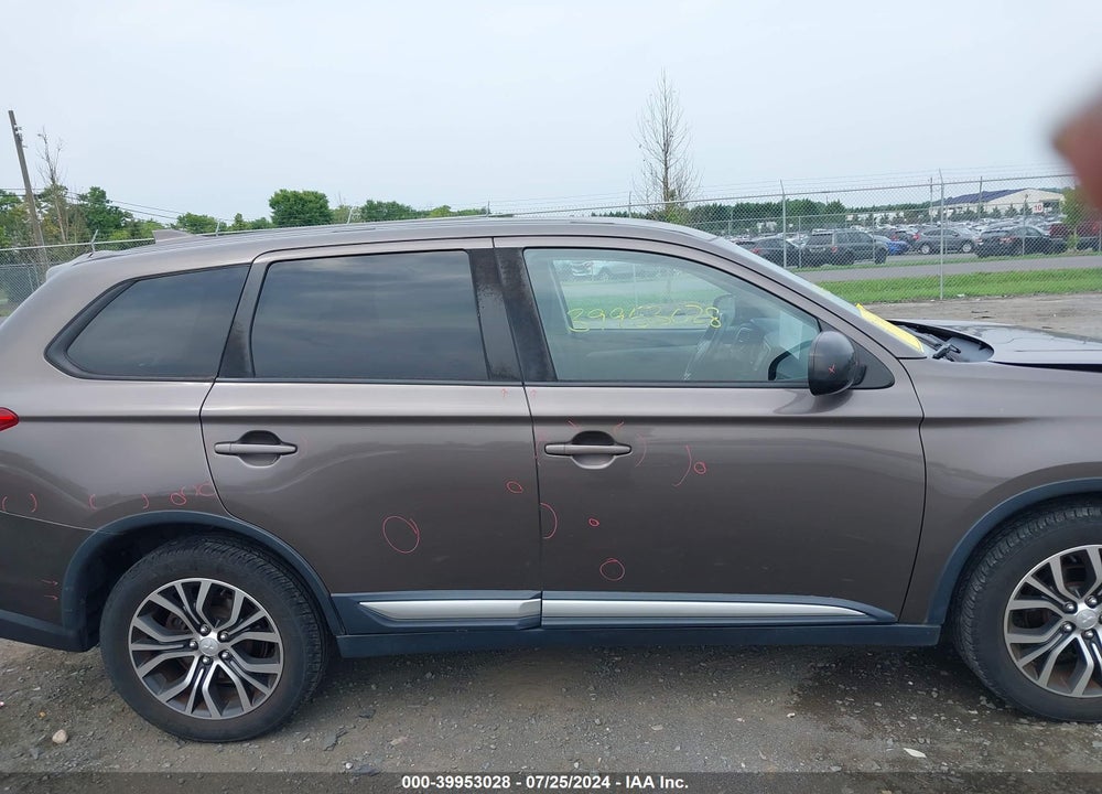 2017 MITSUBISHI OUTLANDER ES VIN: JA4AZ2A39HZ068099