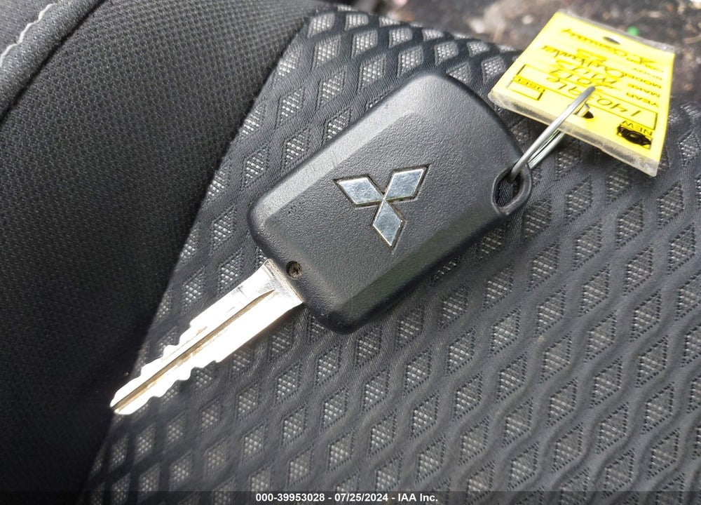 2017 MITSUBISHI OUTLANDER ES VIN: JA4AZ2A39HZ068099