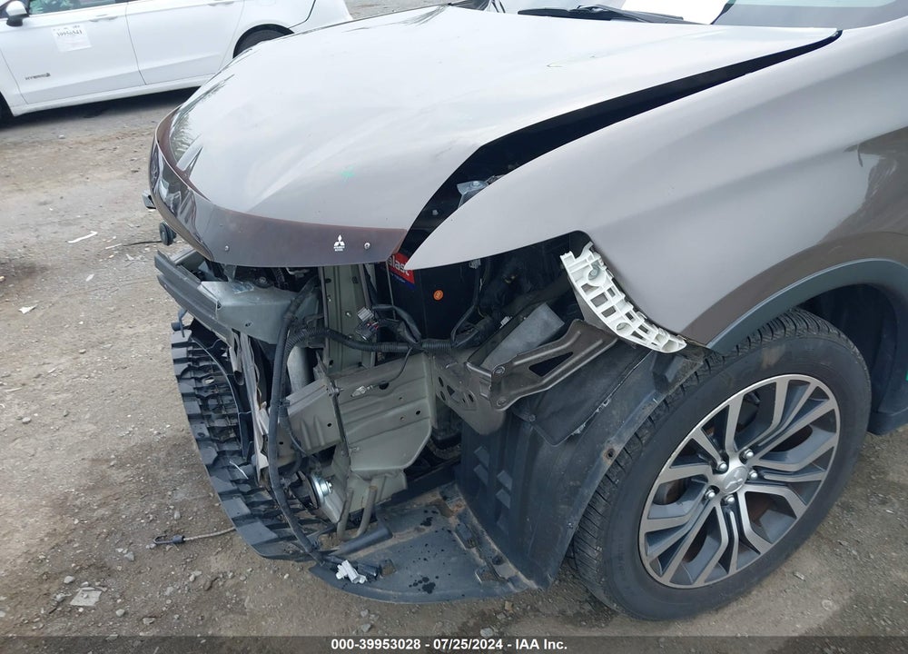 2017 MITSUBISHI OUTLANDER ES VIN: JA4AZ2A39HZ068099