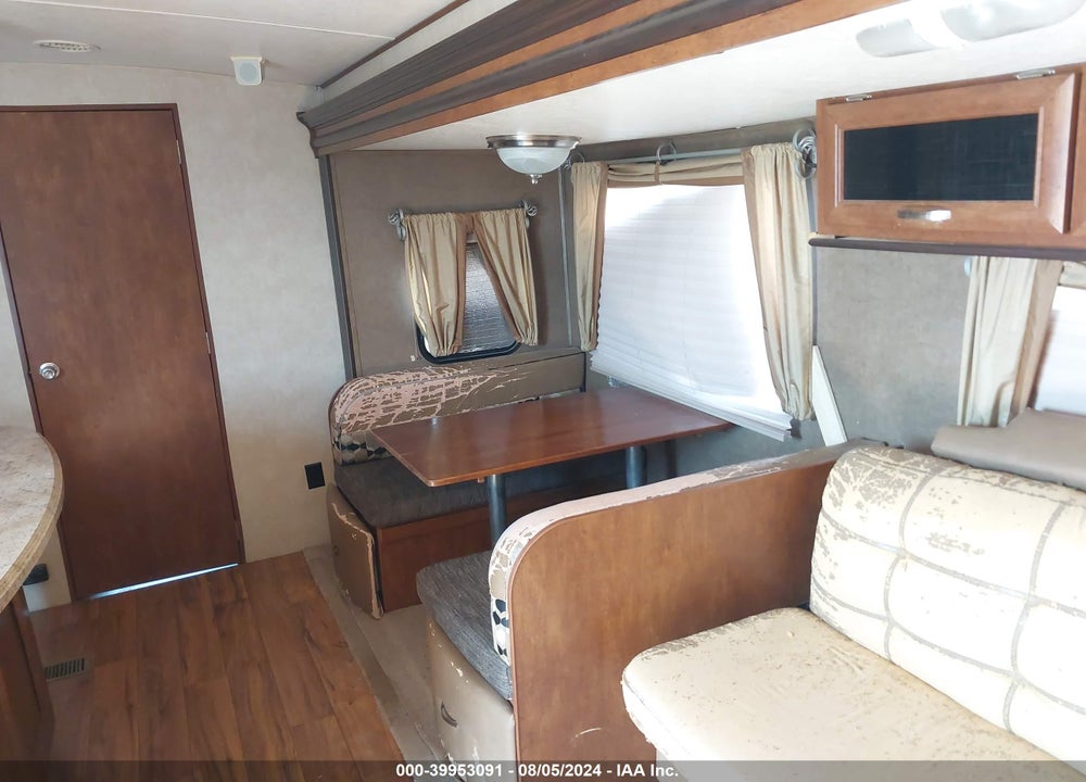 2015 FOREST RIVER VIBE EXTREME LITE M- VIN: 4X4TVBG29F4104533