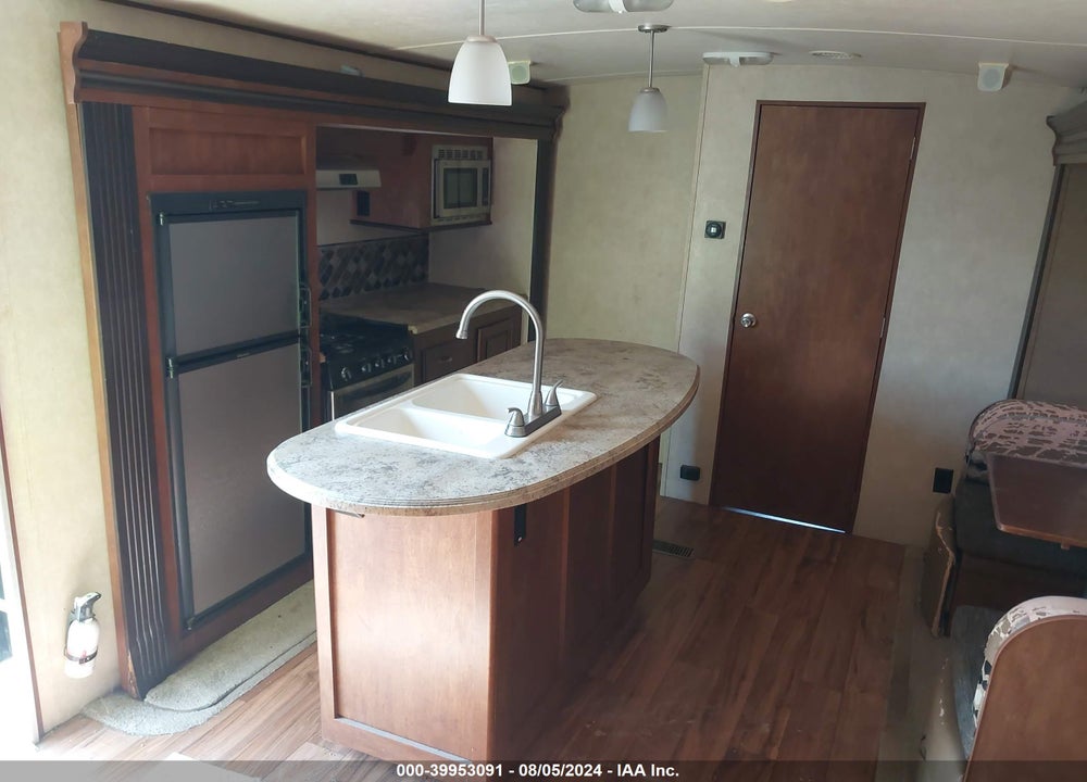 2015 FOREST RIVER VIBE EXTREME LITE M- VIN: 4X4TVBG29F4104533