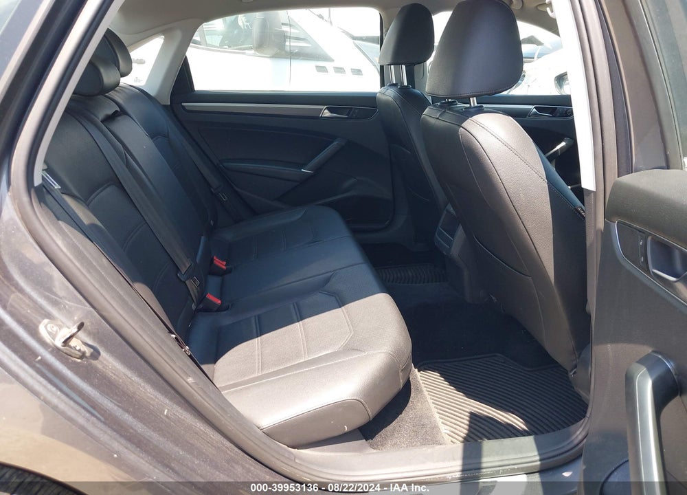 2017 VOLKSWAGEN PASSAT 1.8T R-LINE VIN: 1VWDT7A36HC055327