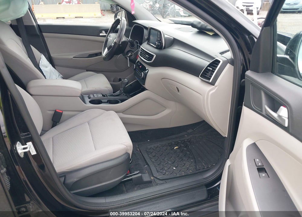 2019 HYUNDAI TUCSON SE VIN: KM8J23A40KU991063