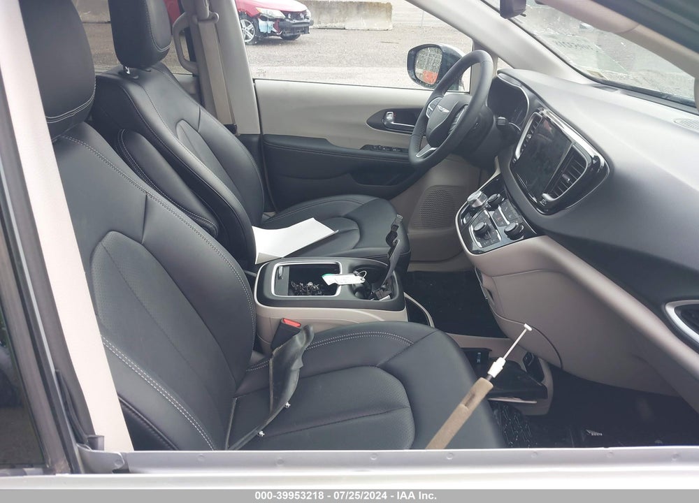 2024 CHRYSLER PACIFICA TOURING L VIN: 2C4RC1BG7RR146185