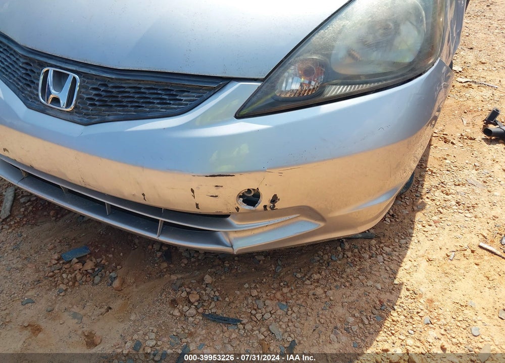 2013 HONDA FIT VIN: JHMGE8H32DC078019