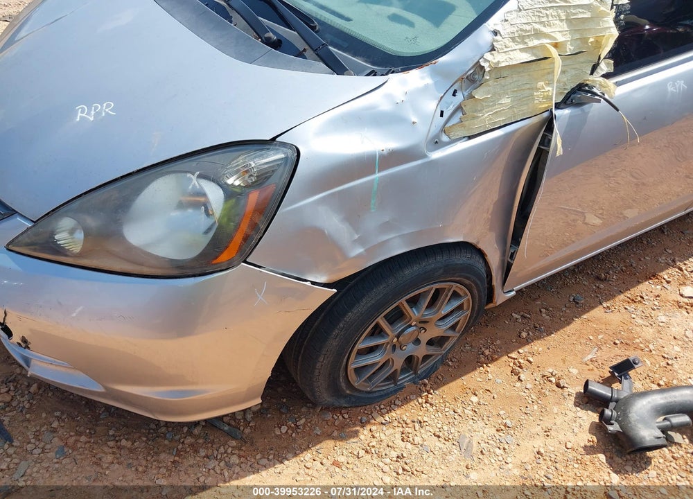2013 HONDA FIT VIN: JHMGE8H32DC078019
