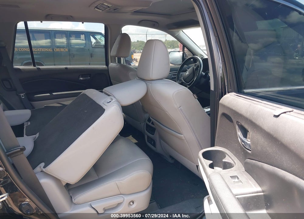 2018 HONDA PILOT TOURING VIN: 5FNYF5H97JB032187