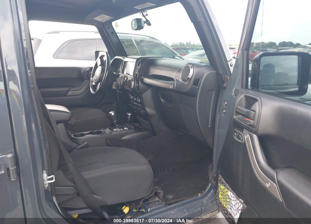 2018 JEEP WRANGLER JK UNLIMITED VIN: 1C4BJWDG5JL858936