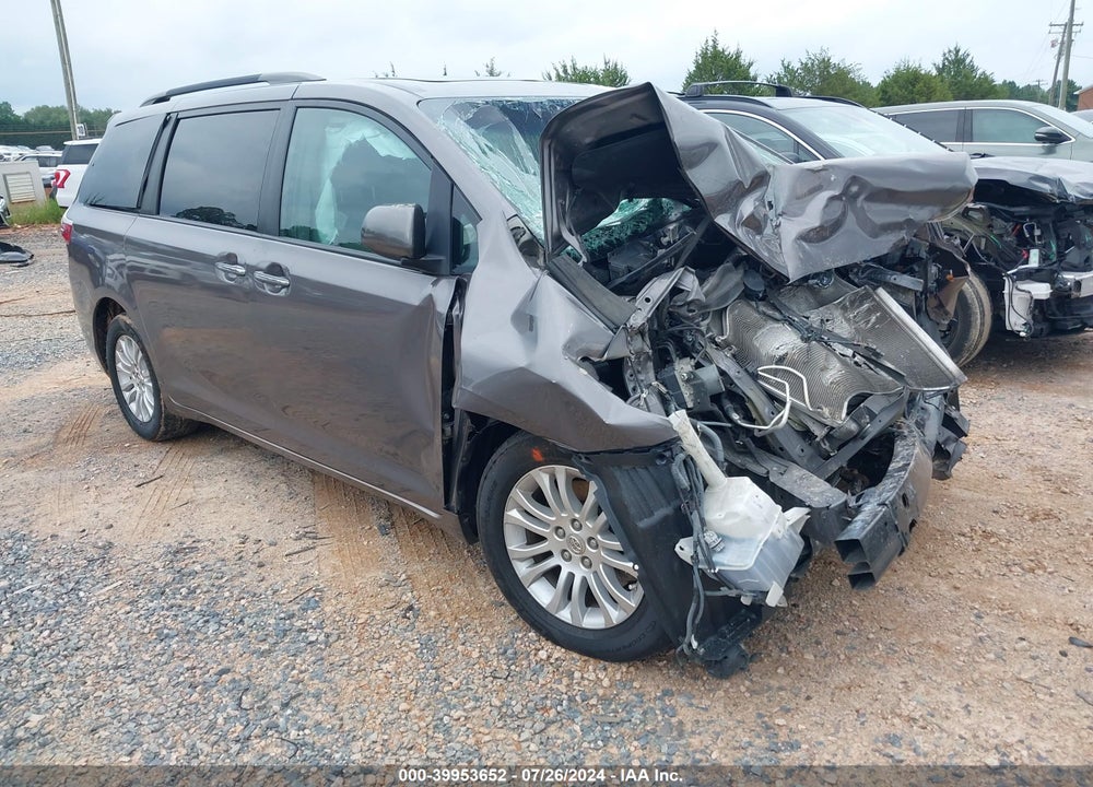 2016 TOYOTA SIENNA XLE 8 PASSENGER VIN: 5TDYK3DC5GS693268