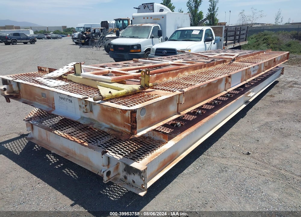 2000 EQUIPMENT GSE 9333 VIN: 00000000000051328