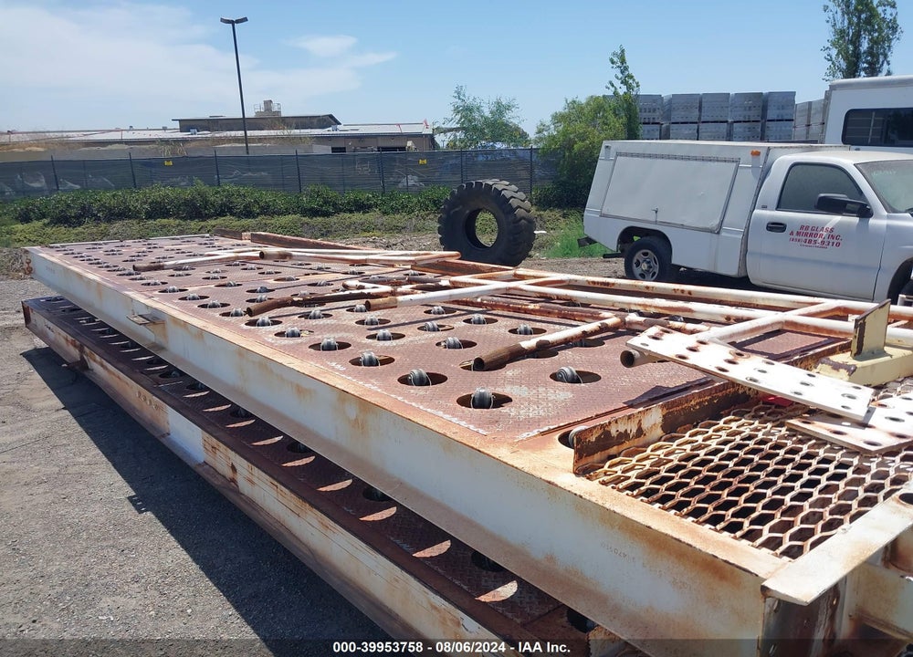 2000 EQUIPMENT GSE 9333 VIN: 00000000000051328