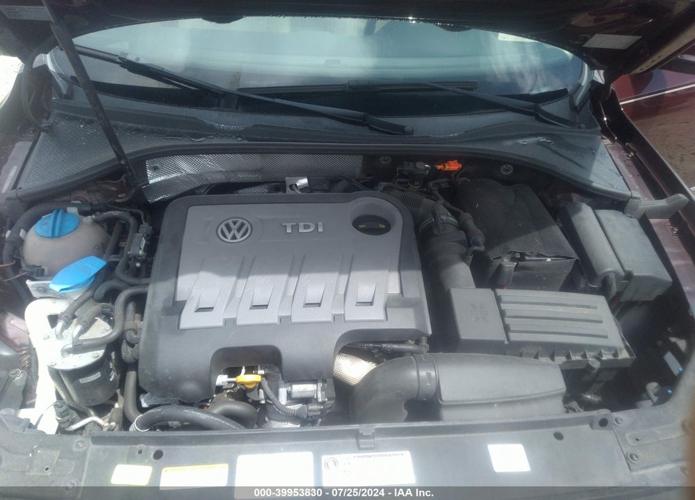 2014 VOLKSWAGEN PASSAT 2.0L TDI SE VIN: 1VWBN7A31EC080861