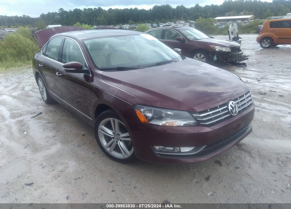 2014 VOLKSWAGEN PASSAT 2.0L TDI SE VIN: 1VWBN7A31EC080861