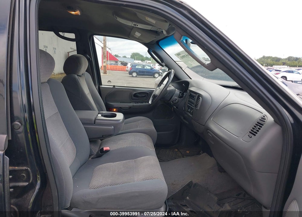 2002 FORD F-150 LARIAT/XLT VIN: 1FTRW08652KD61228