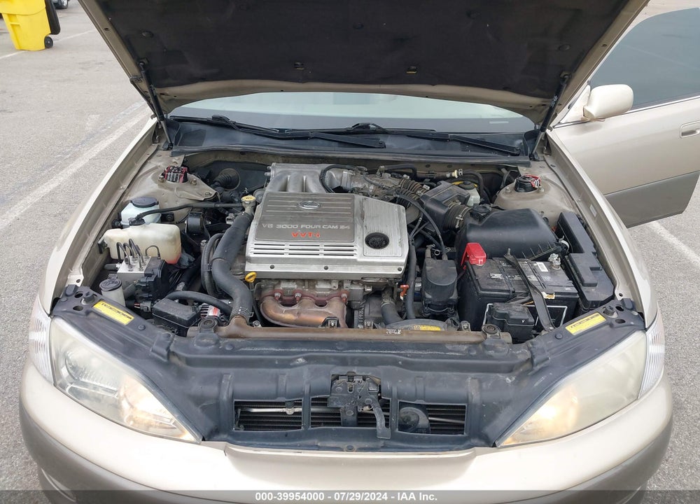 2000 LEXUS ES 300 VIN: JT8BF28G7Y5093598