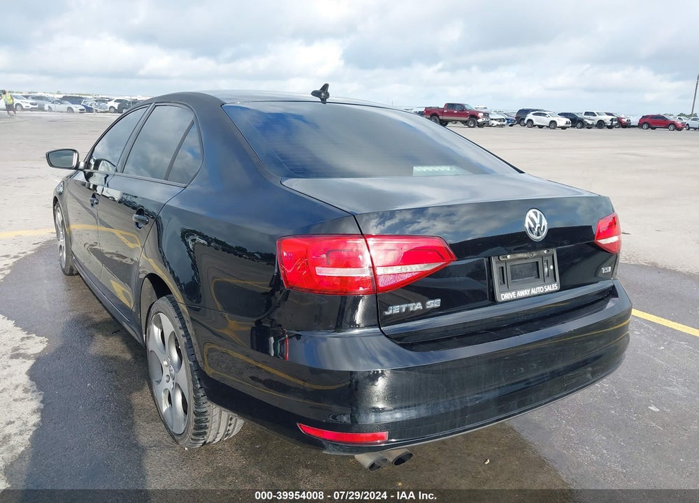 2015 VOLKSWAGEN JETTA 1.8T SE VIN: 3VWD17AJXFM314465