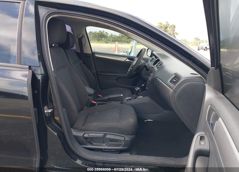 2015 VOLKSWAGEN JETTA 1.8T SE VIN: 3VWD17AJXFM314465