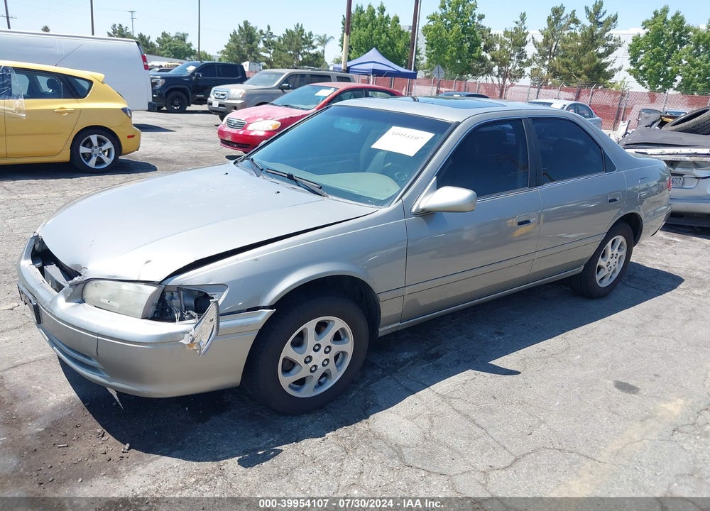 2000 TOYOTA CAMRY LE VIN: JT2BG28K5Y0485195