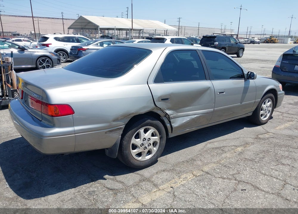 2000 TOYOTA CAMRY LE VIN: JT2BG28K5Y0485195