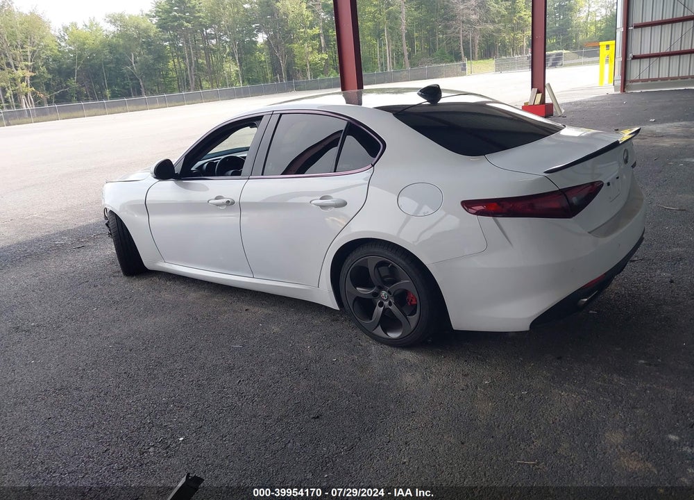 2017 ALFA ROMEO GIULIA RWD VIN: ZARFAEBN1H7544027
